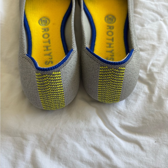 Rothy's Iridescent Light Gray Flats Women’s Size 7.5. - Picture 4 of 5